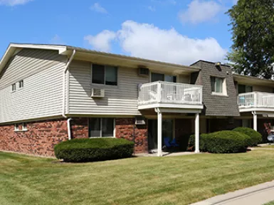 154-unit multifamily property, Buffalo Creek Apartments, in Buffalo Grove, Illinois