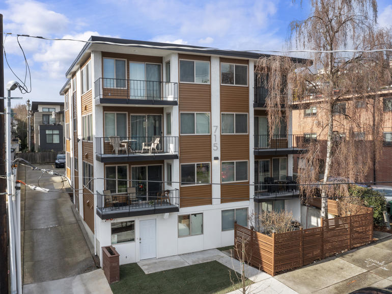 12-unit multifamily property in Seattle